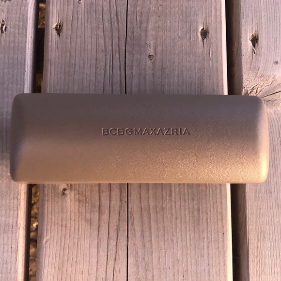 BCBGMAXAZRIA Glasses Case with Dust Cloth - Picture 4 of 10